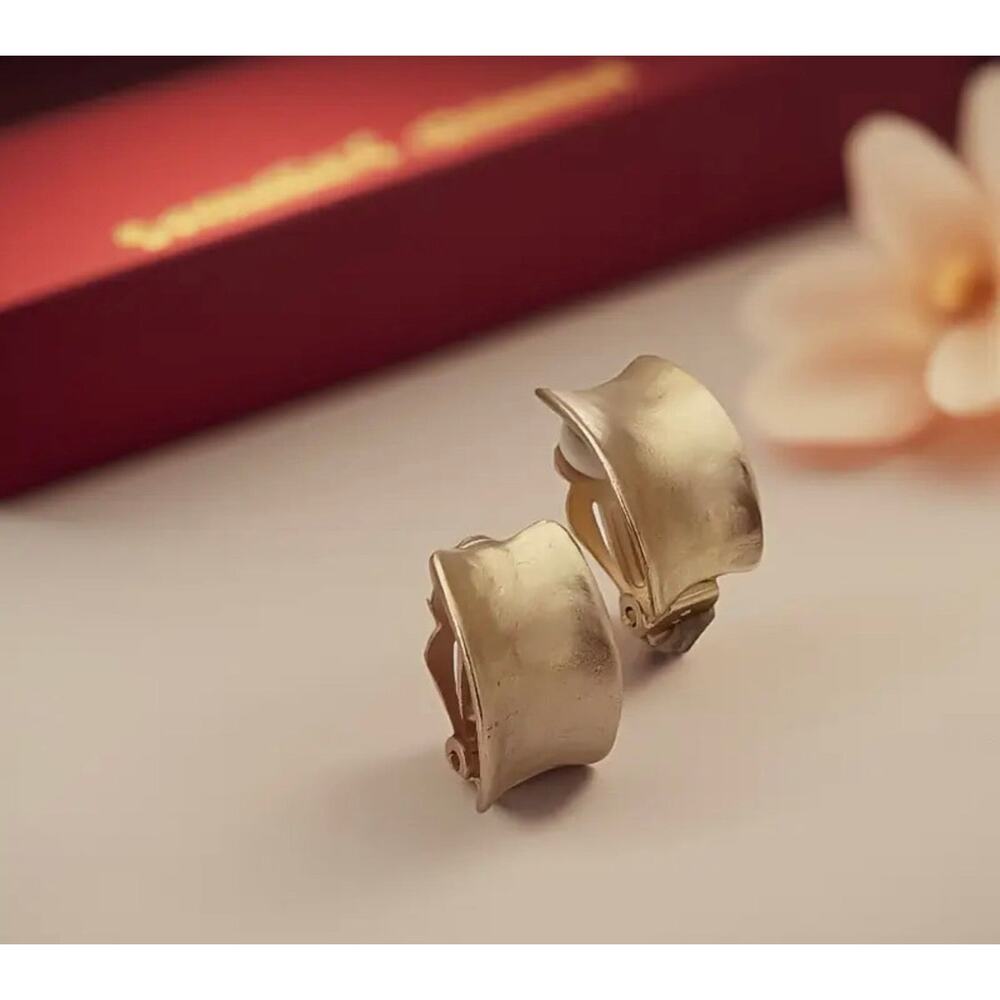 Clip on 1" matte gold hammered bent button style earrings